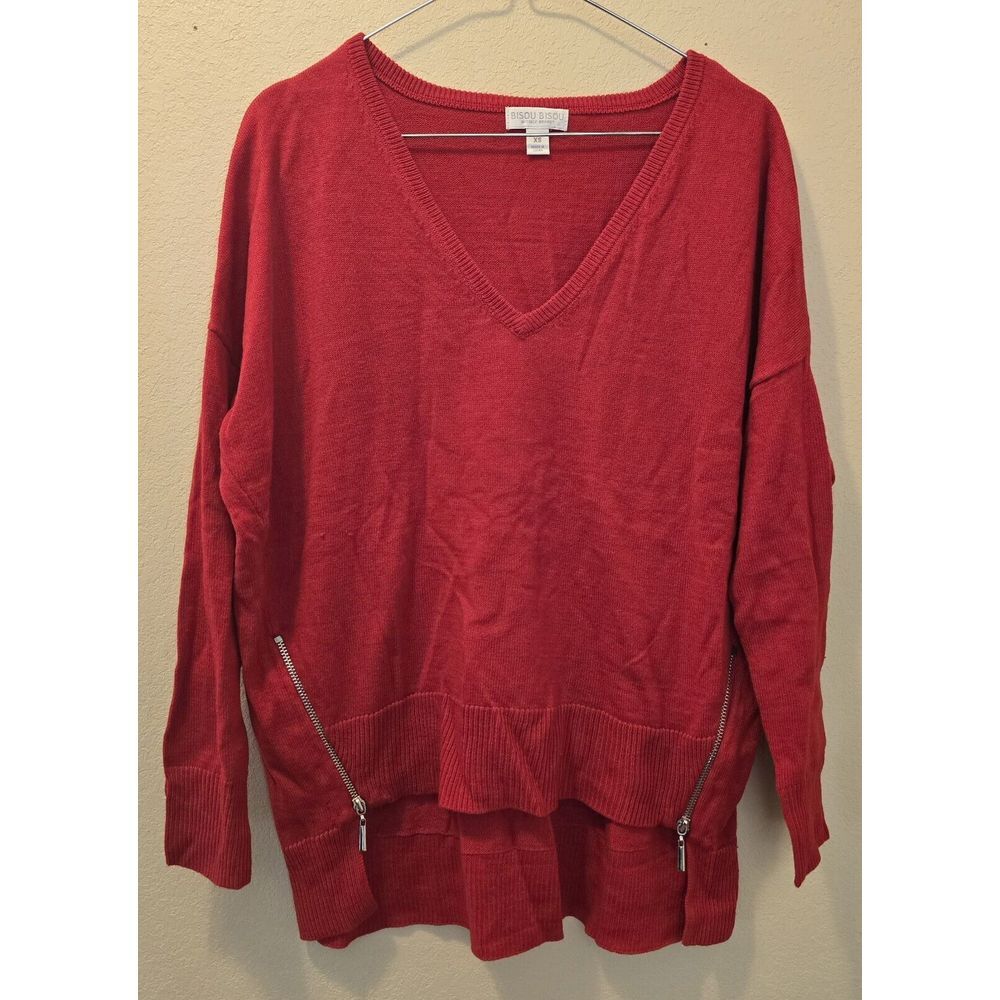 Bisou Bisou Women's X-Small Red V Neck Zipper Accent Hi Low Hem Sweater NWT